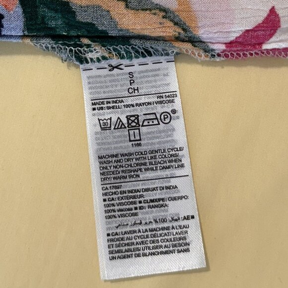 cute tropical top - Picture 4 of 4